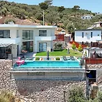 Luxury Modern With Private Pool Villa *