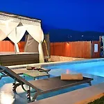 Villa Luxury Modern With Private Pool
